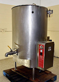used 150 gallon SELF-CONTAINED GAS KETTLE, food grade stainless steel, Vulcan GT150E, Alard item Y63690
