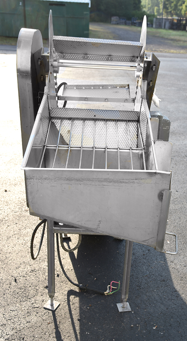 Used apple slice IMMERSION WASHER,  solution application tank with takeaway conveyor, food grade stainless steel, Alard item Y4280