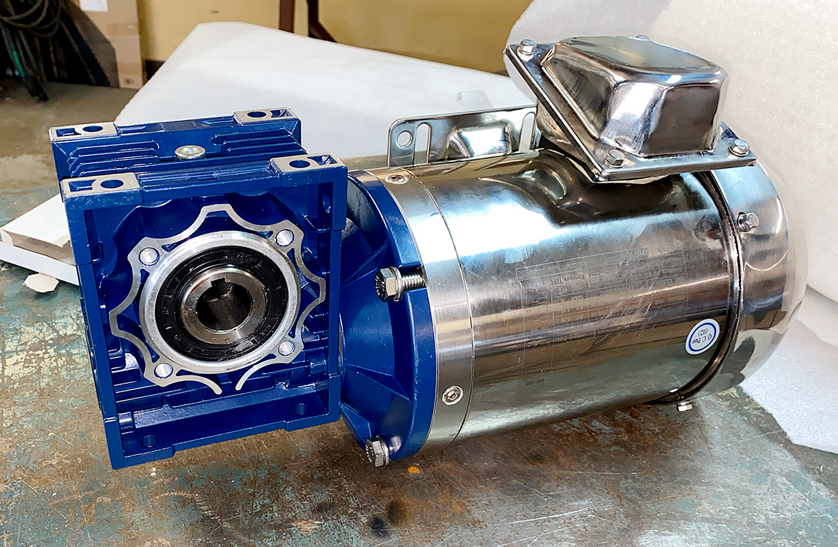 OPTIONAL washdown stainless steel motor with aluminum gearbox.