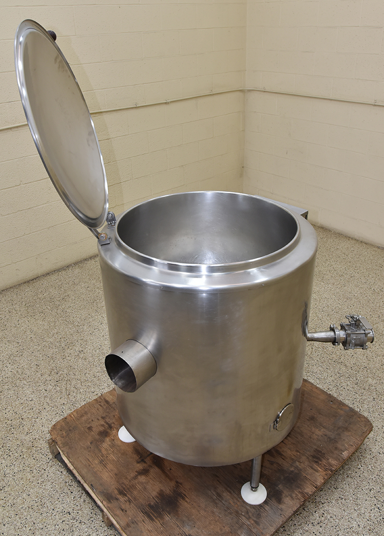 Used Groen 40 gallon KETTLE, gas-heated, food grade, stainless steel, bottom outlet, in-stock at Alard, item Y5273