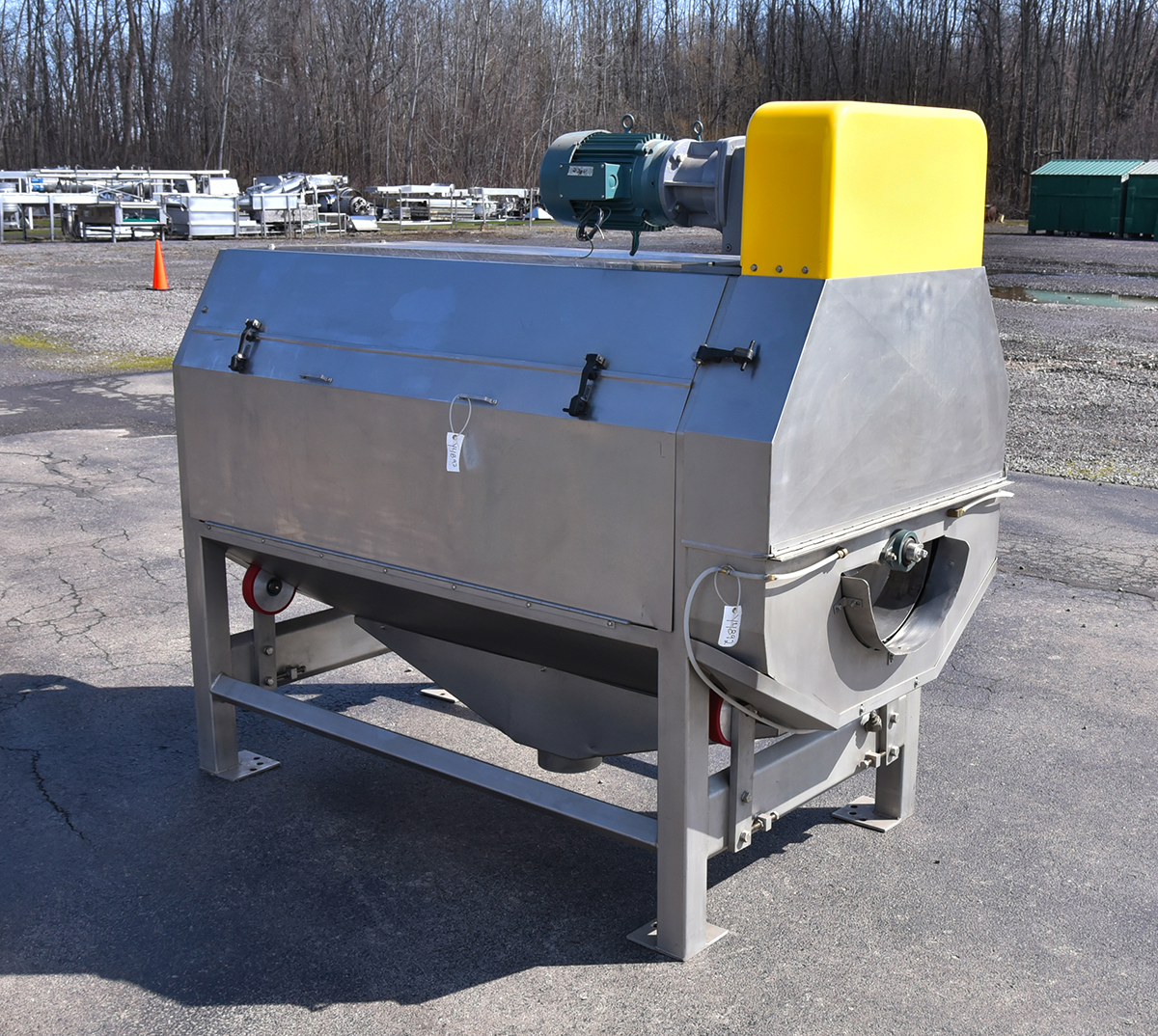 Refurbished Magnuson 24-ROLL continuous ROTATING CAGE PEELER-WASHER with full length metering auger, stainless steel, Alard item Y4892 Used reconditioned Magnuson 24-ROLL continuous ROTATING CAGE PEELER-WASHER with full length metering auger, stainless steel, Alard item Y4892